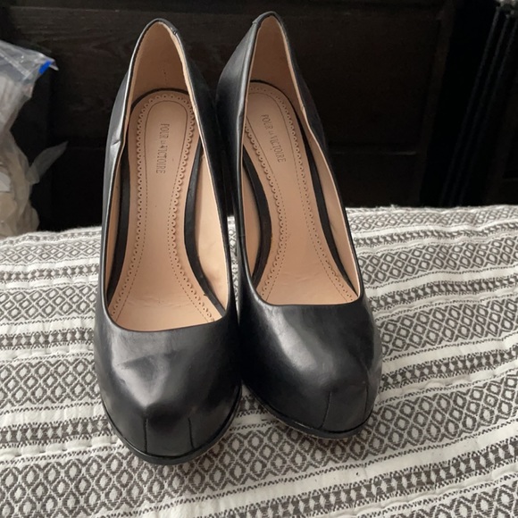 Pour La Victoire Platform Heels - Picture 2 of 4